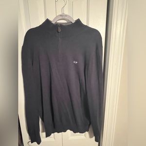 Vineyard Vines quarter zip size large in great condition
